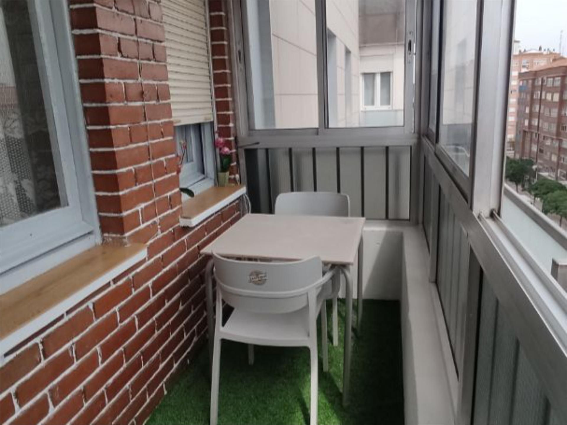 Terrassa de Pis de lloguer en Burgos Capital amb Calefacció, Parquet i Terrassa