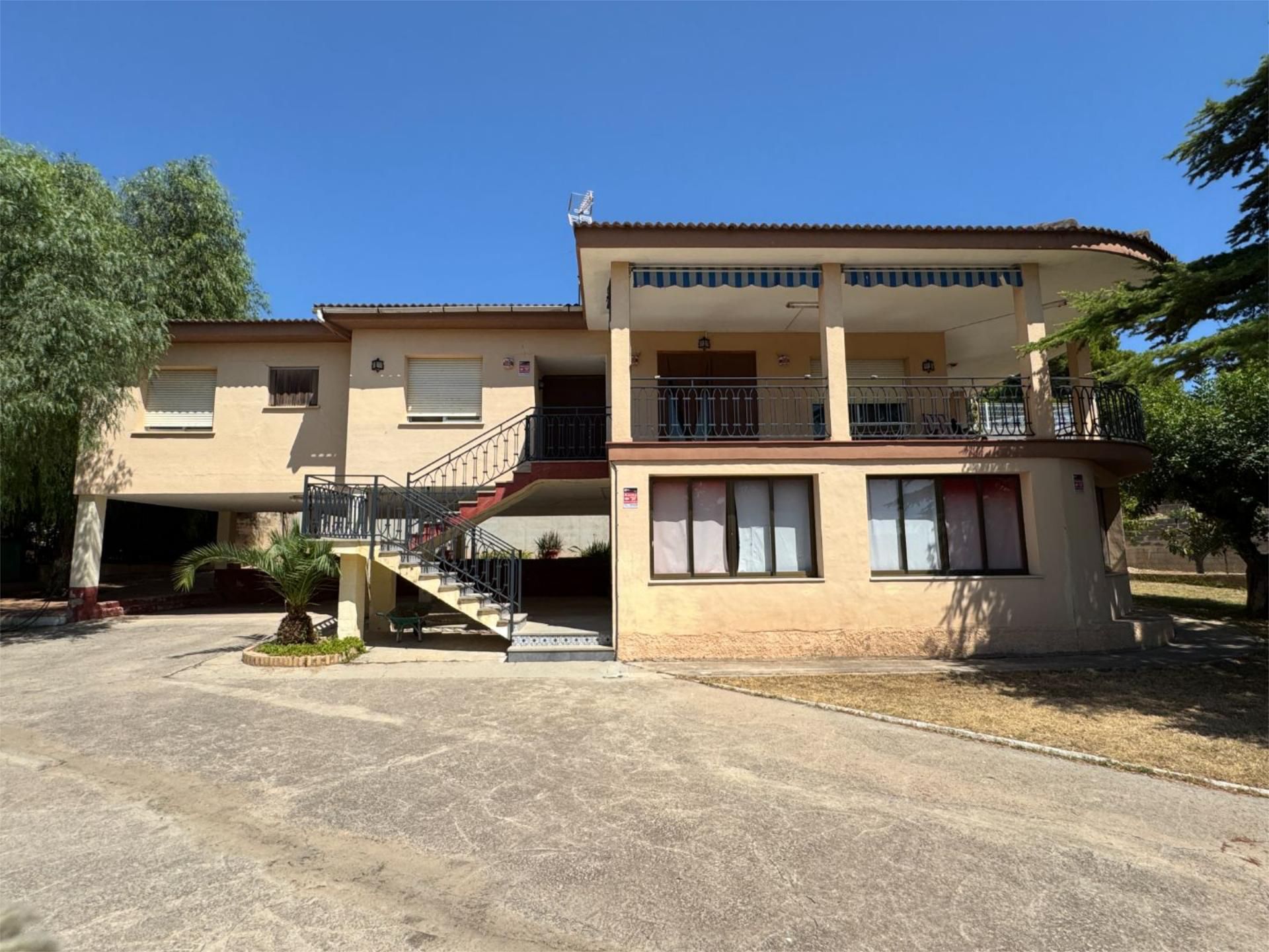 Vista exterior de Pis en venda en Torrent amb Jardí privat, Terrassa i Traster