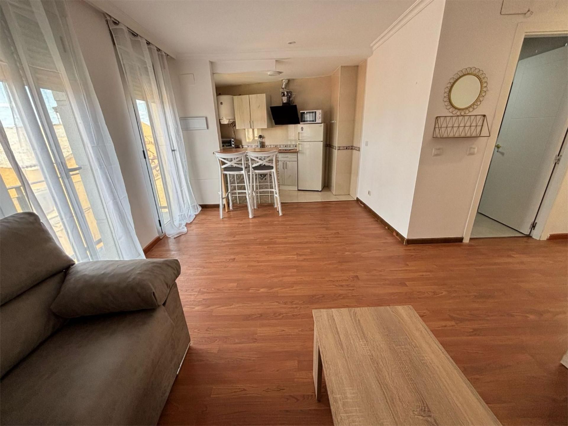 Living room of Flat to rent in Almendralejo  with Air Conditioner, Parquet flooring and Furnished