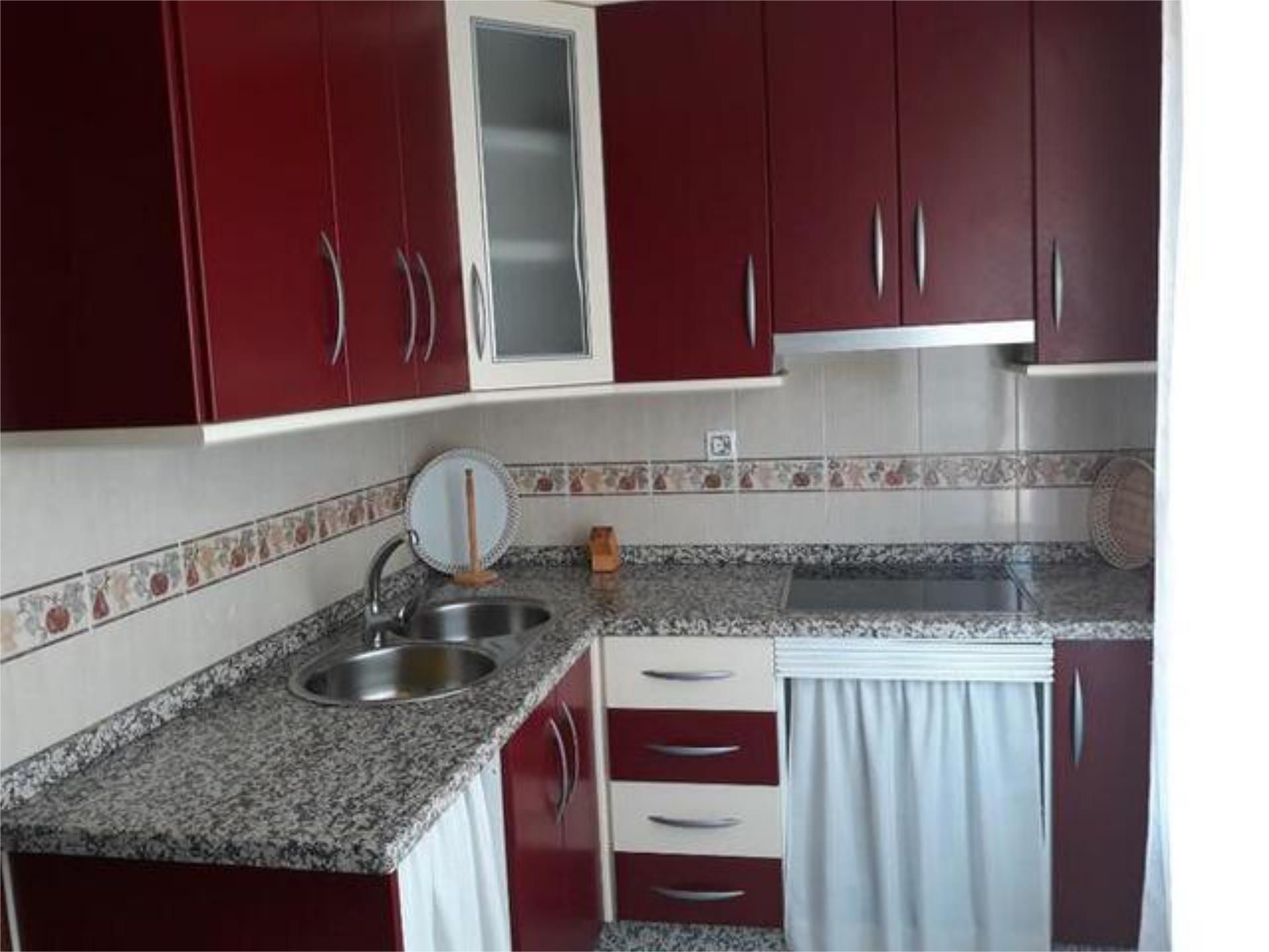 Cocina de Apartamento de alquiler en Navalvillar de Pela con Terraza