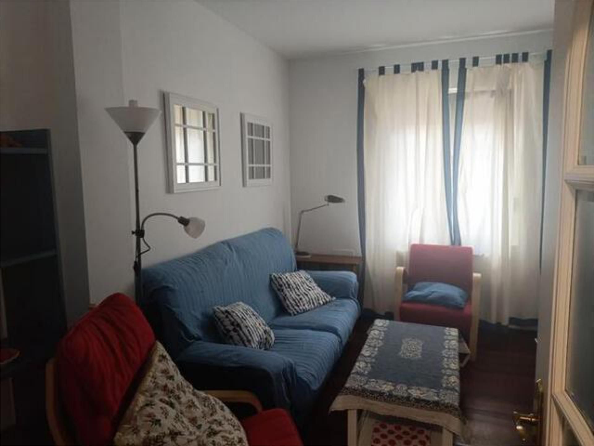 Sala d'estar de Pis de lloguer en Santander amb Calefacció i Moblat