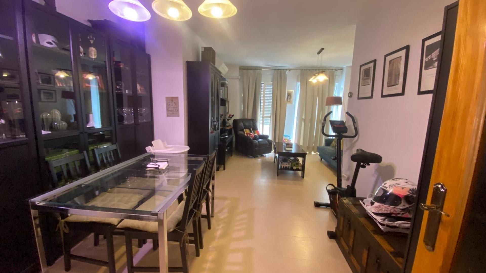 Living room of Flat for sale in Parla  with Air Conditioner, Heating and Oven