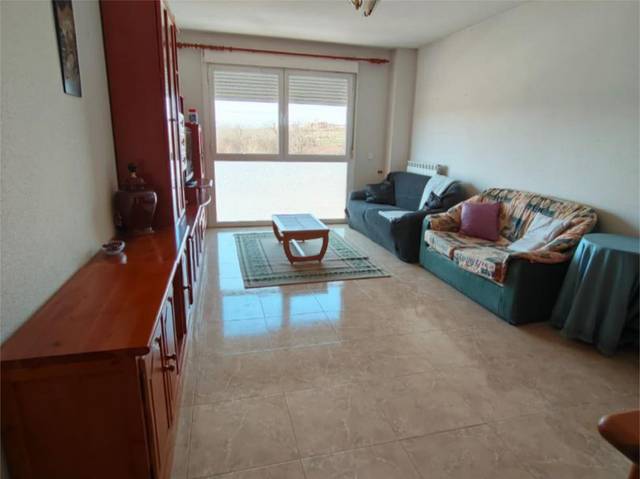 Piso en Alquiler en Calle Obispo Don Jerónimo, 15 en Tejares - Chamberí - Alcades