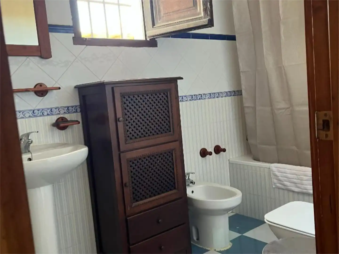 Country house zum Verkauf in Poligono 10, 195, Casabermeja Badezimmer von Country house zum Verkauf in Casabermeja mit Privatgarten, Terrasse und Abstellraum