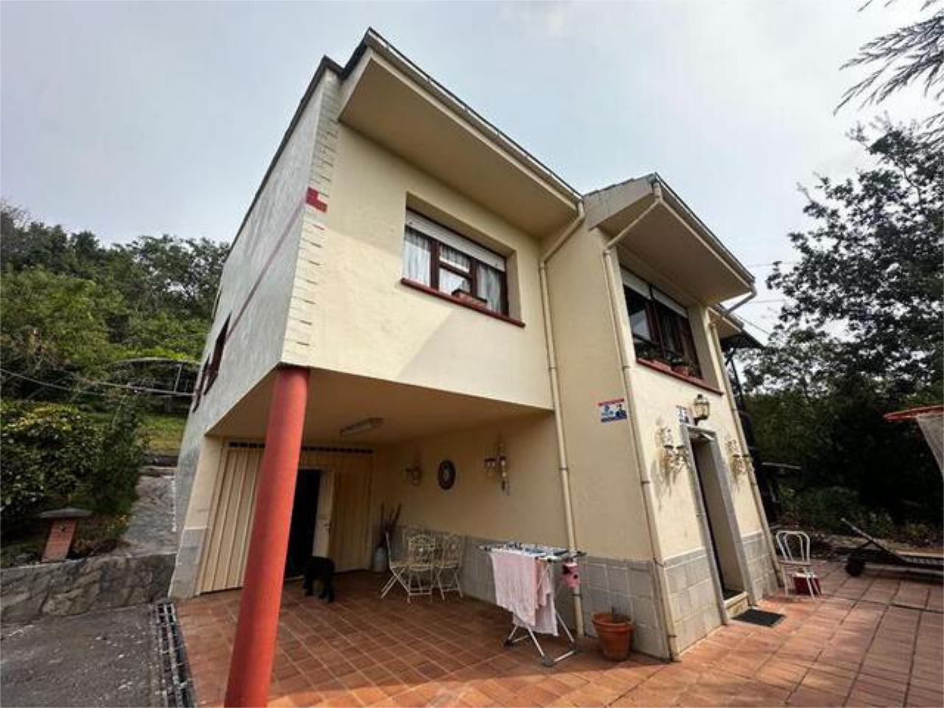 Vista exterior de Casa o xalet en venda en Siero amb Calefacció, Jardí privat i Terrassa