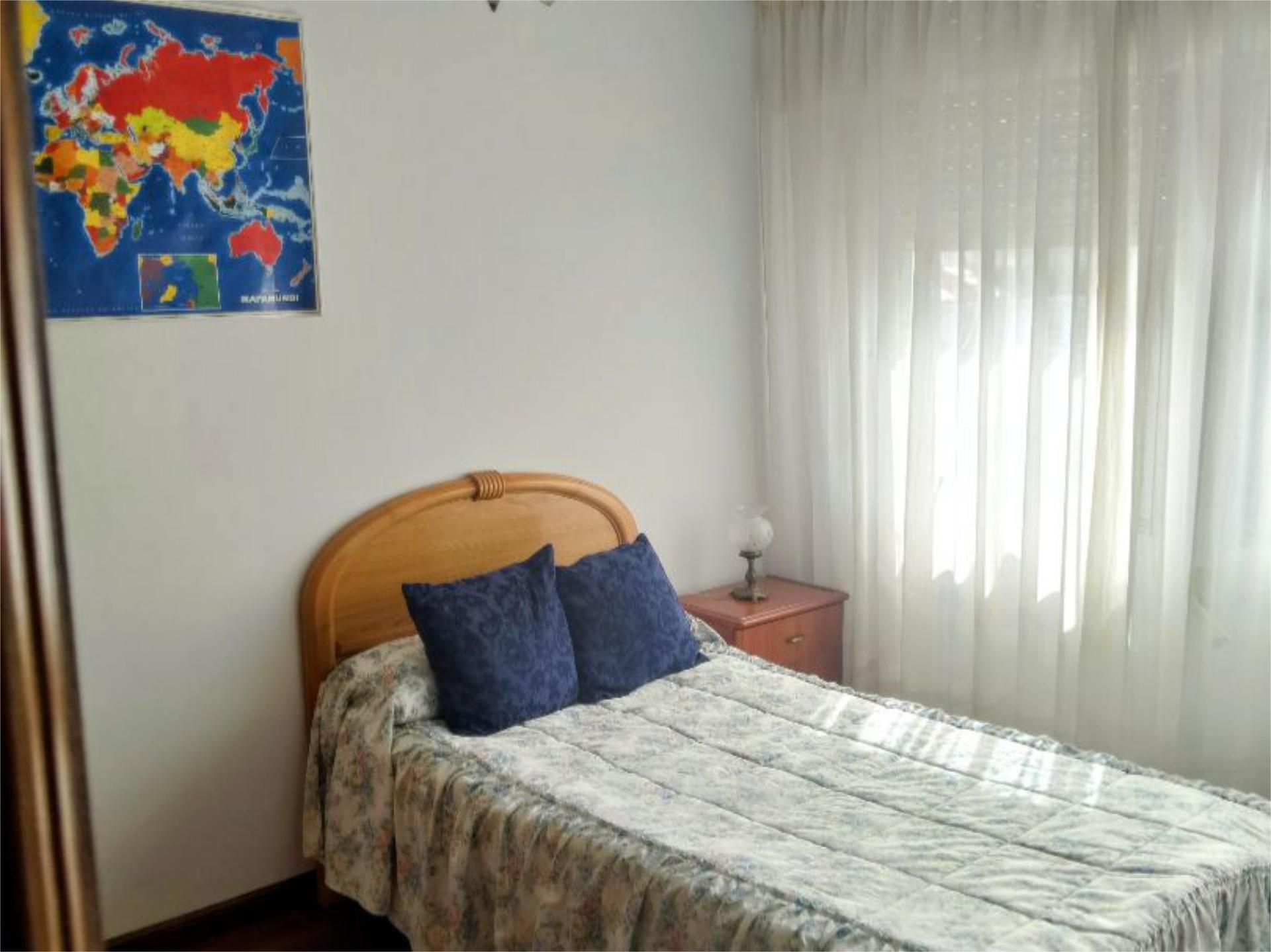 Bedroom of Flat to share in Ferrol  with Parquet flooring, Storage room and Furnished