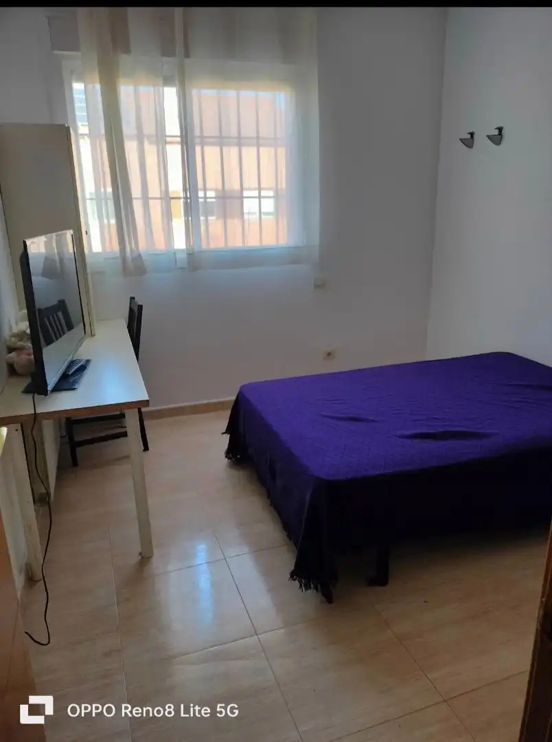 Habitación de Casa adosada para compartir en Chozas de Canales con Calefacción, Amueblado y Internet