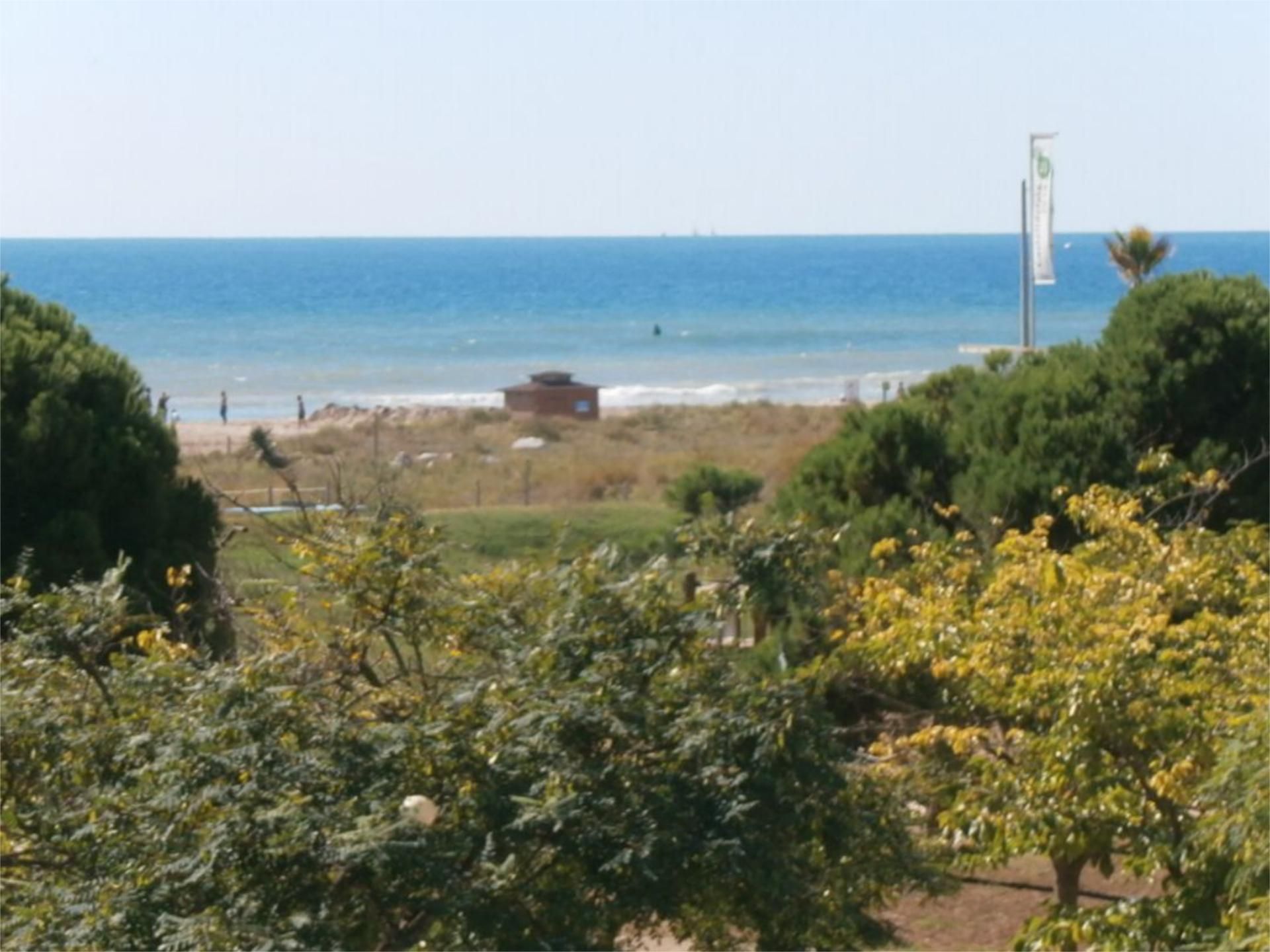 Jardí de Pis en venda en Castelldefels amb Aire condicionat, Terrassa i Piscina