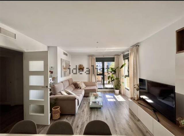 Piso en Alquiler en Calle del Torero Luis Francisco Esplá, 17 en PAU 5