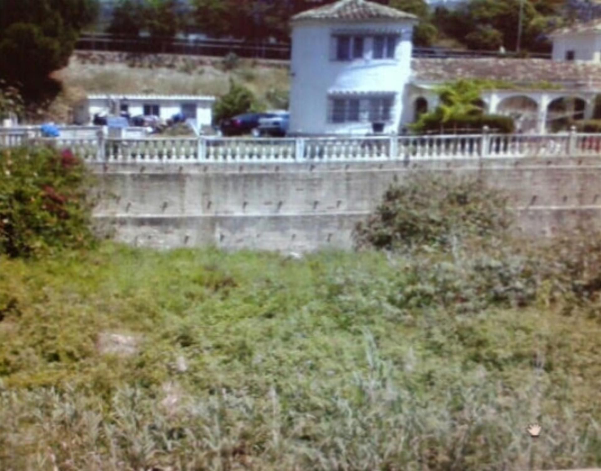 Land for sale in Benalmádena