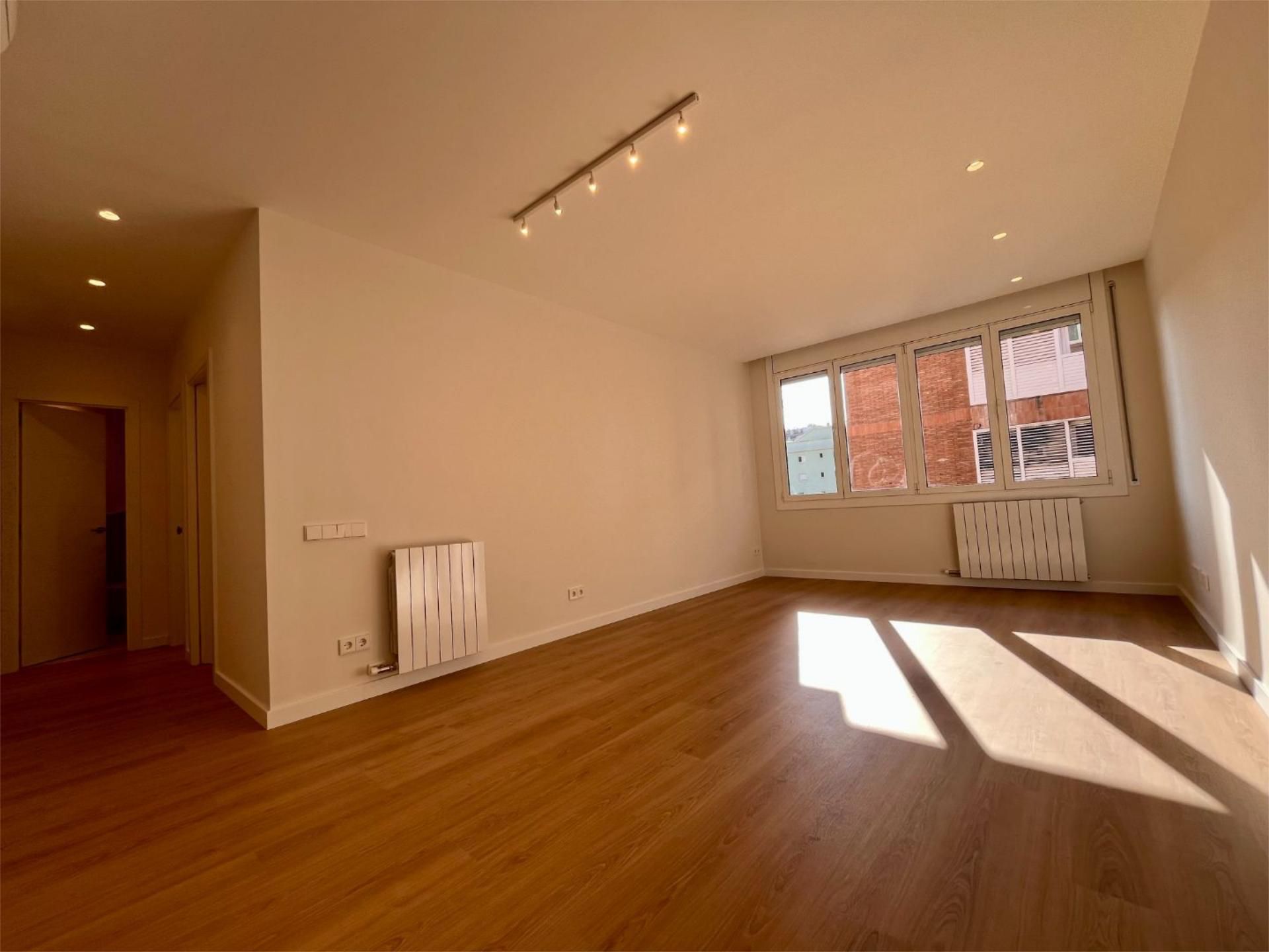 Living room of Flat for sale in  Barcelona Capital  with Air Conditioner
