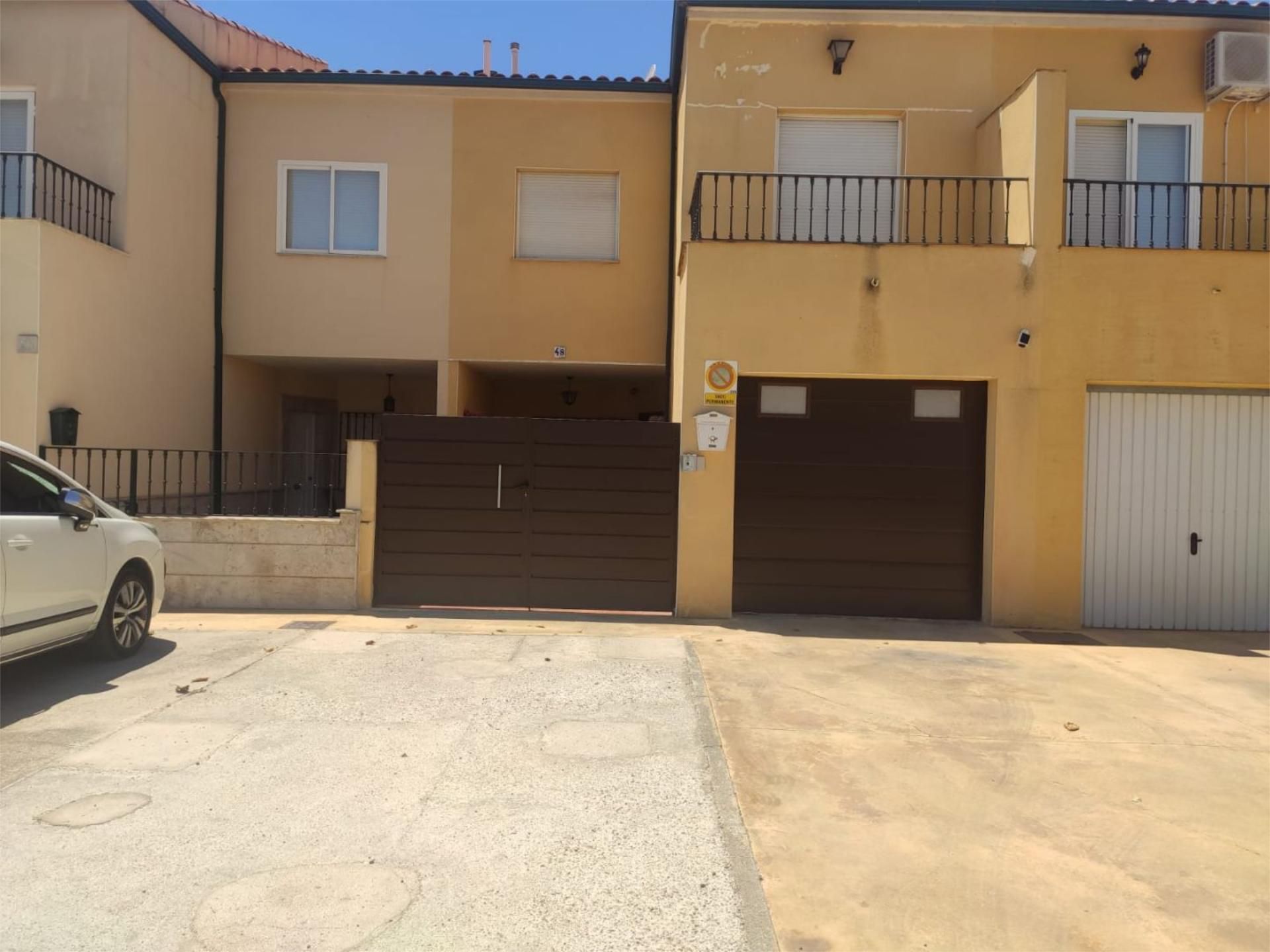 Parking of Flat for sale in Moral de Calatrava  with Heating, Private garden and Terrace