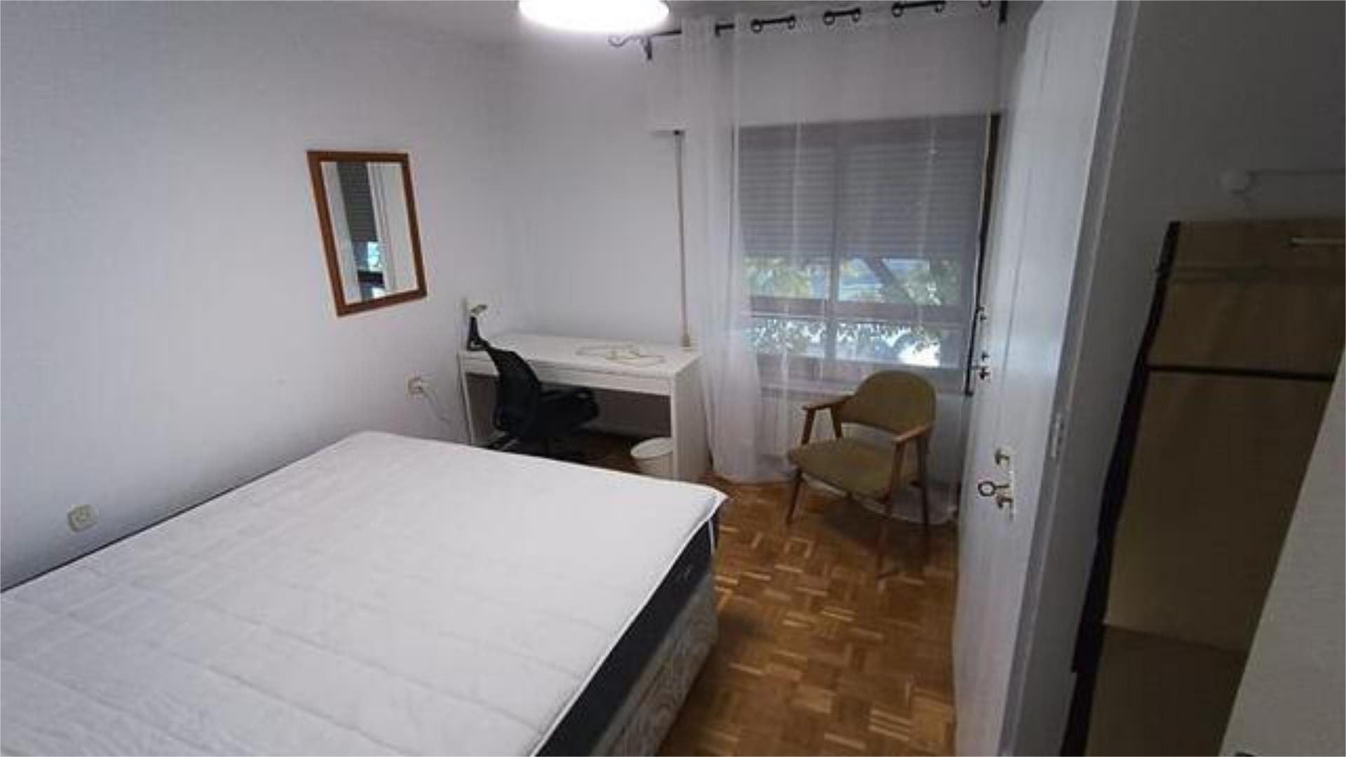 Bedroom of Flat to rent in Cáceres Capital  with Heating, Terrace and Furnished
