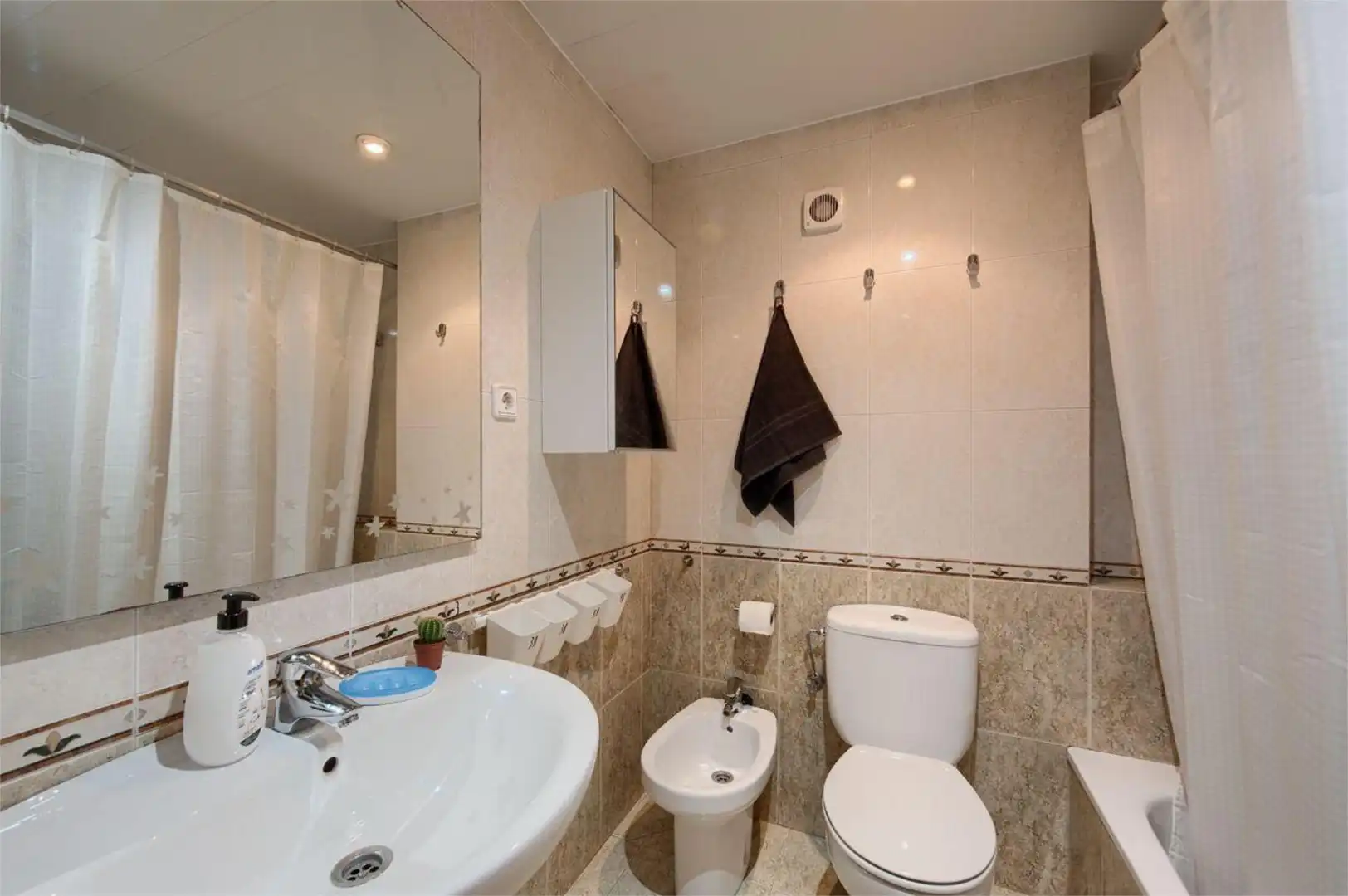 Room in Carrer de Còrsega, 52, La Nova Esquerra de l'Eixample