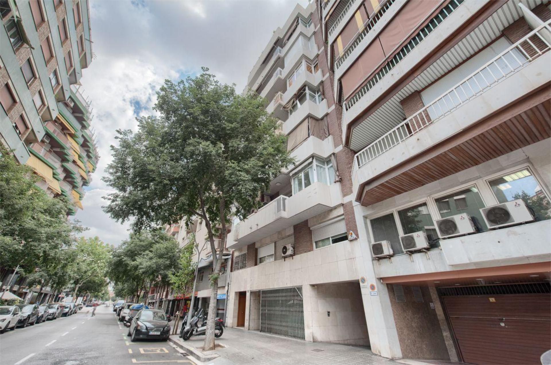 Vista exterior de Pis per a compartir en  Barcelona Capital amb Aire condicionat, Calefacció i Terrassa