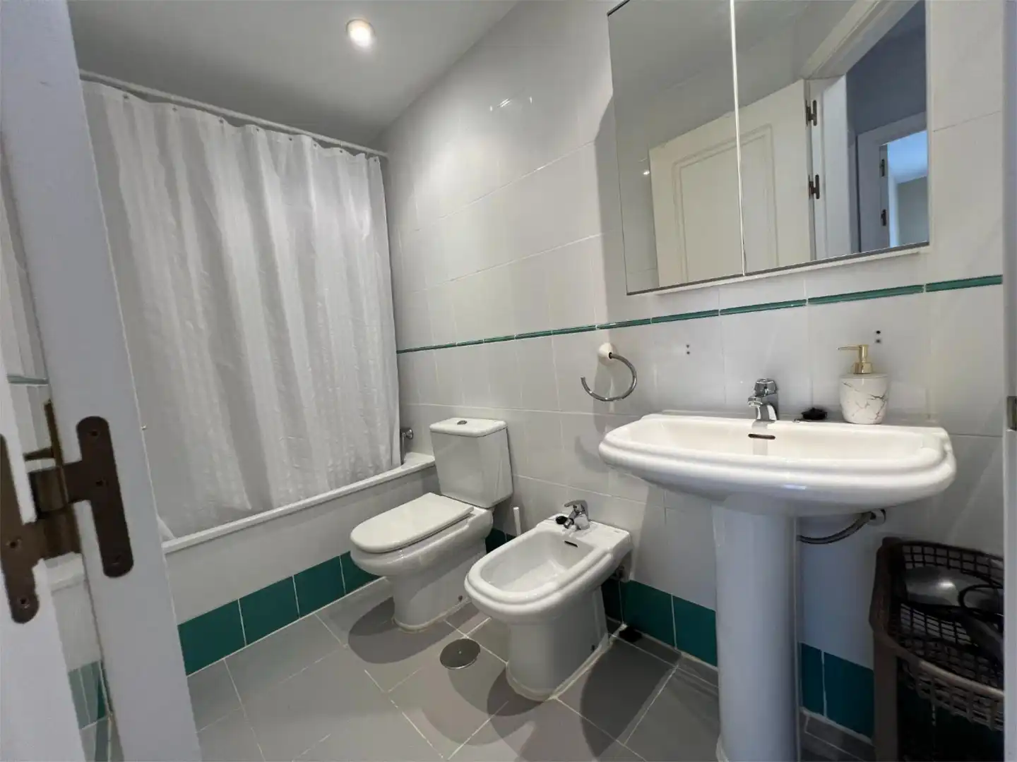 Bathroom of Flat for sale in Chiclana de la Frontera  with Air Conditioner, Private garden and Terrace
