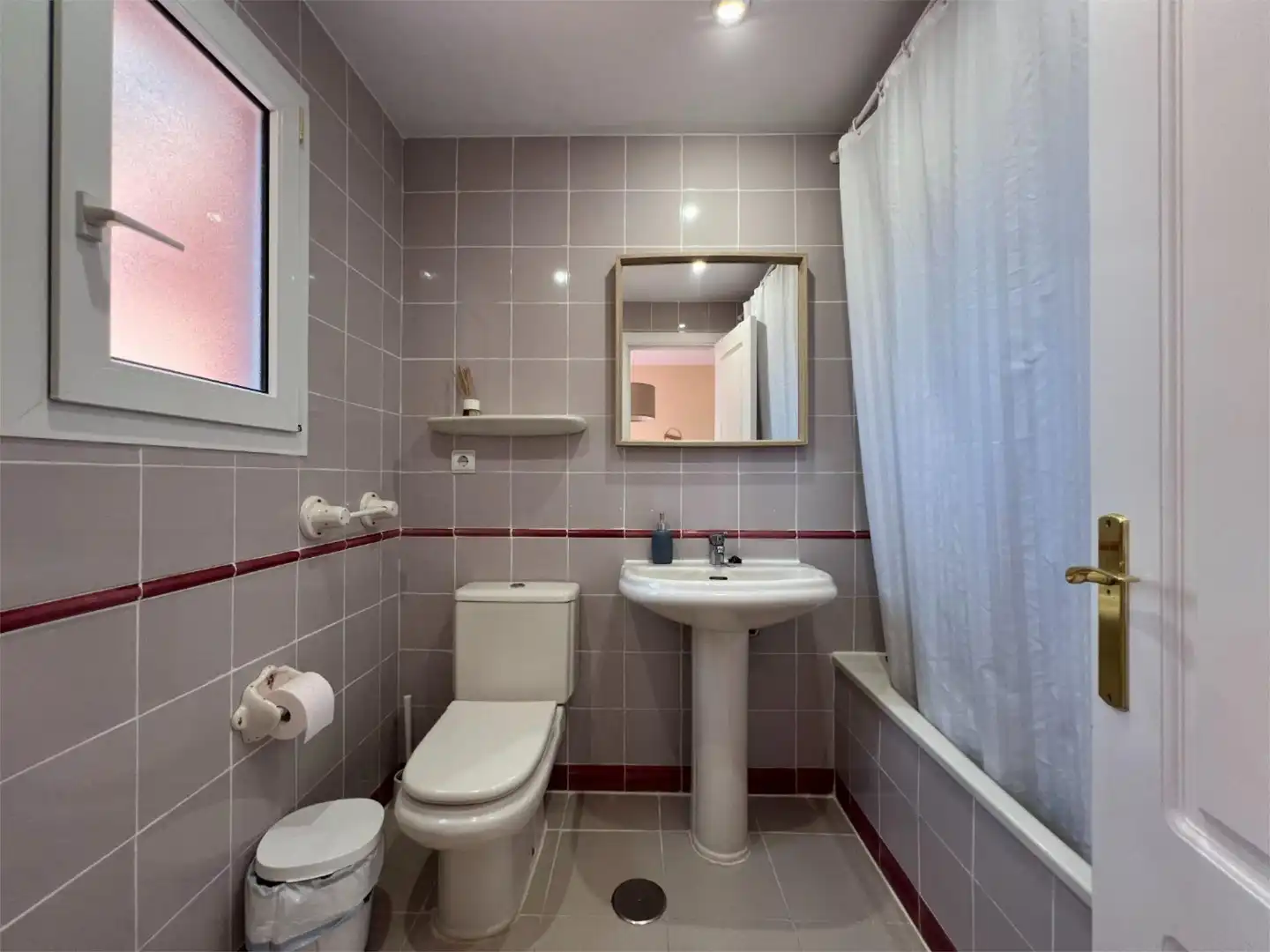 Bathroom of Flat for sale in Chiclana de la Frontera  with Air Conditioner, Private garden and Terrace