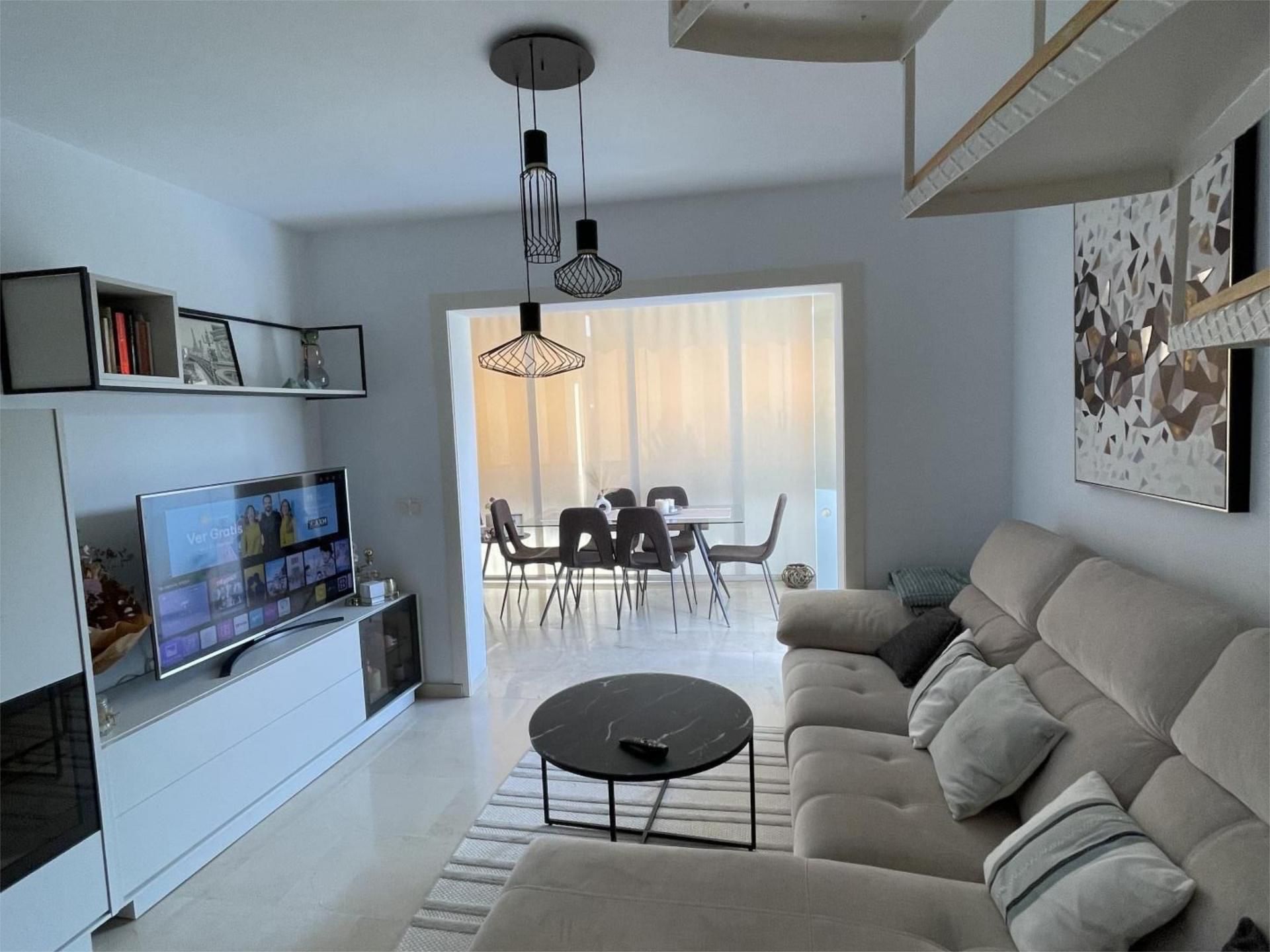 Sala d'estar de Pis de lloguer en Benalmádena amb Aire condicionat, Calefacció i Terrassa