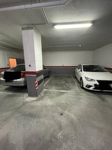 Garaje en Alquiler en Calle Alcalá, 444 en Simancas