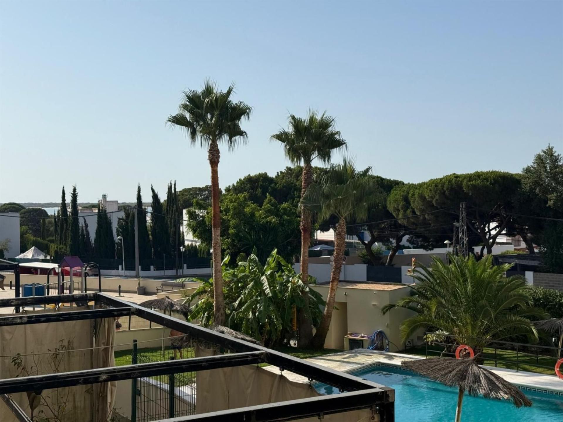Vista exterior de Pis de lloguer en El Rompido amb Piscina, Moblat i Aparcament comunitari