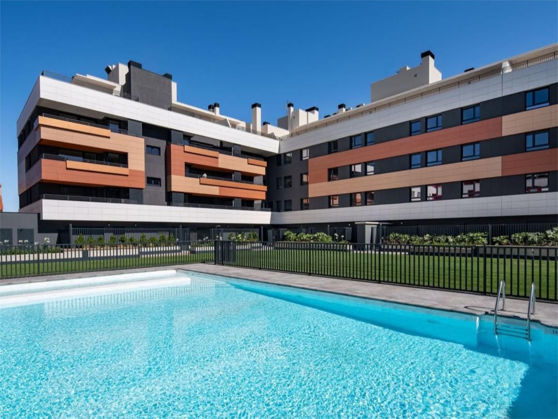 Swimming pool of Flat to rent in Lardero  with Air Conditioner, Heating and Terrace