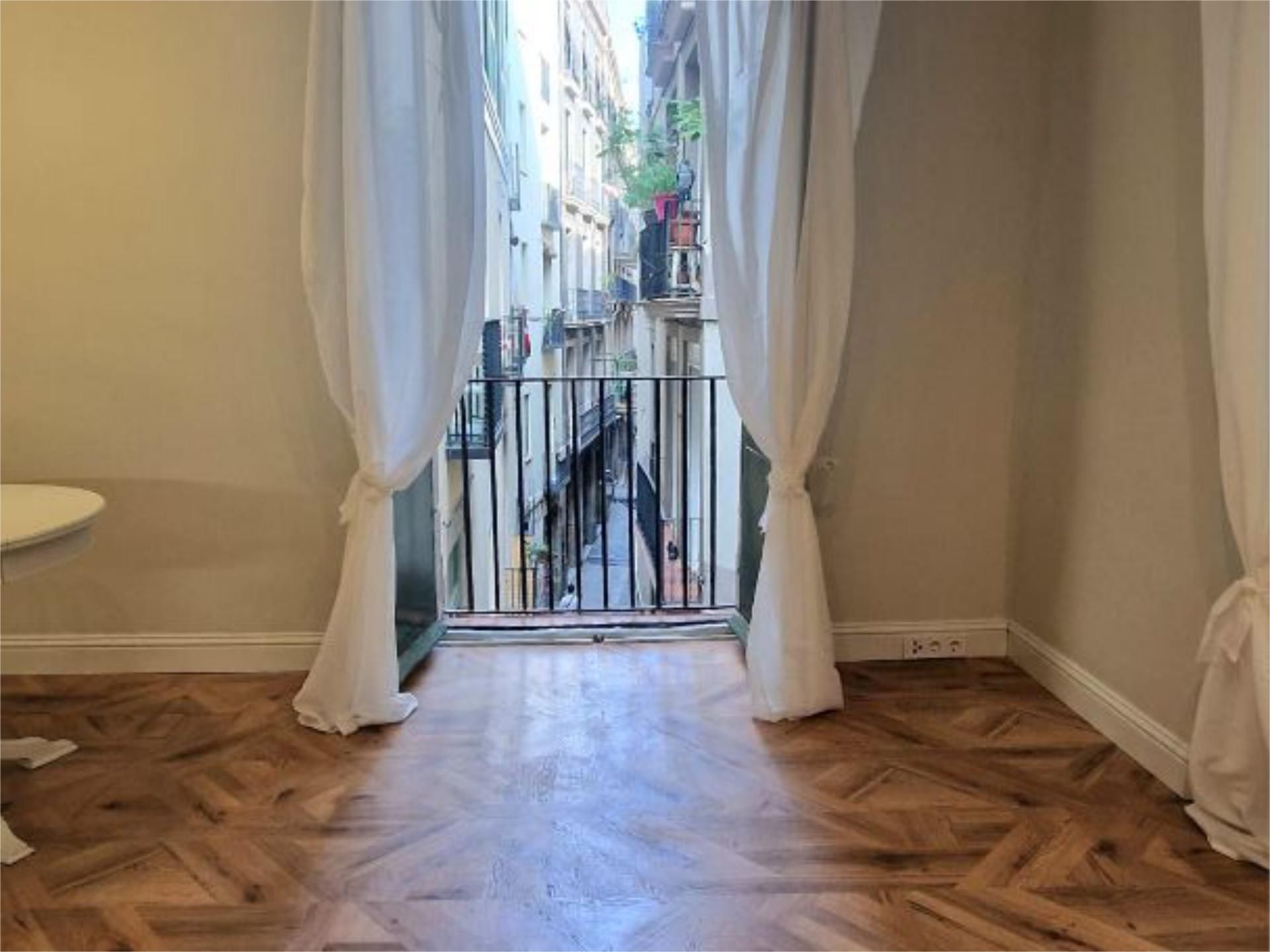 Bedroom of Flat for sale in  Barcelona Capital  with Air Conditioner and Balcony