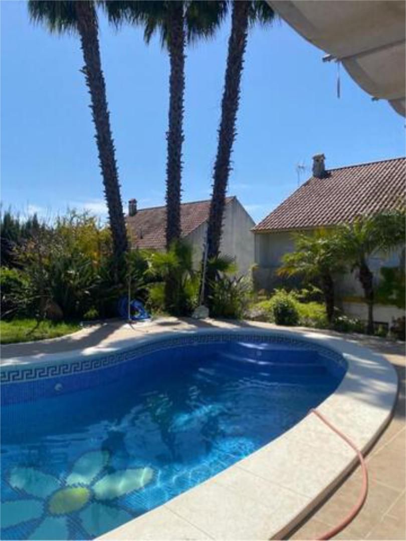 Piscina de Casa adosada en venda en  Córdoba Capital amb Jardí privat, Terrassa i Traster
