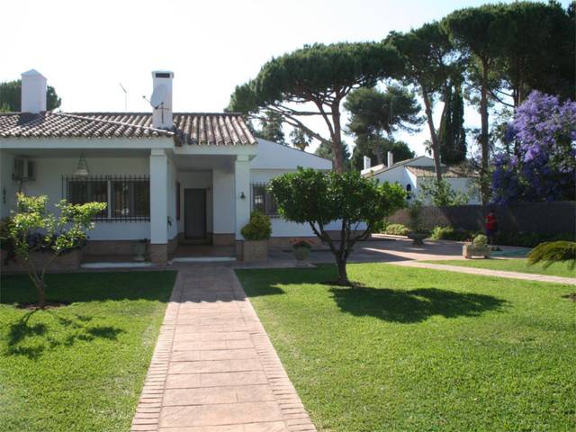 Casa adosada en Venta en Calle Abeto, 12 en Vistahermosa