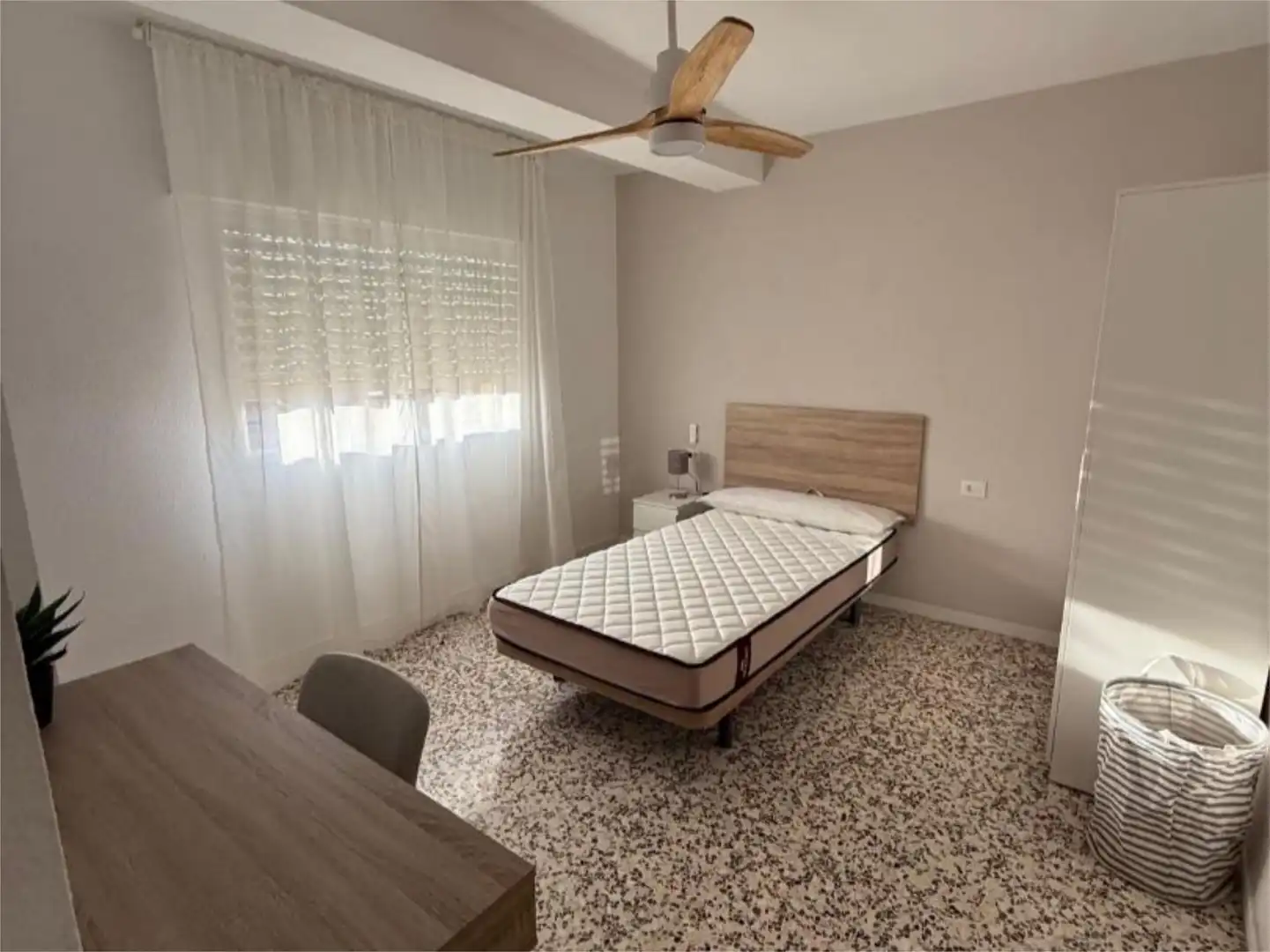 Zimmer in Calle Miguel Rúa, Barrio Alto - San Félix Schlafzimmer von Wohnung zur untervermieten in Almería mit Terrasse und Möbliert