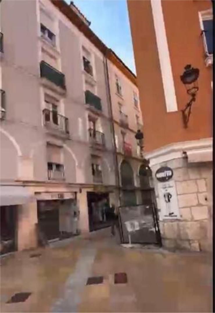 Vista exterior de Pis de lloguer en Burgos Capital amb Terrassa i Moblat