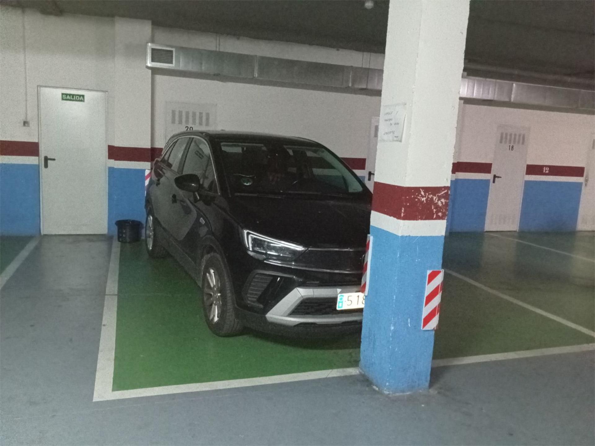 Aparcament de Garatge en venda en La Puebla de Alfindén