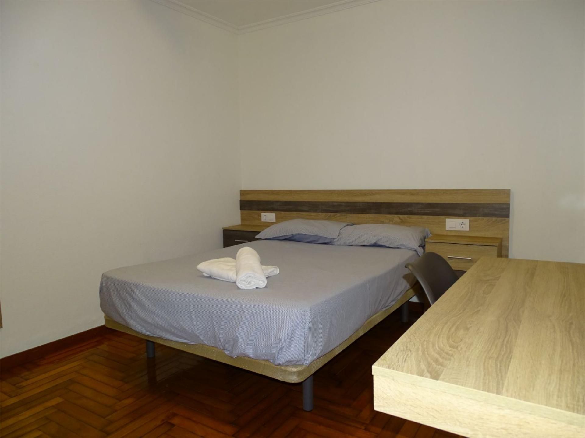 Pis per a compartir a Rúa Alonso Ojeda, 10, Teis Dormitori de Pis per a compartir en Vigo amb Calefacció, Parquet i Moblat