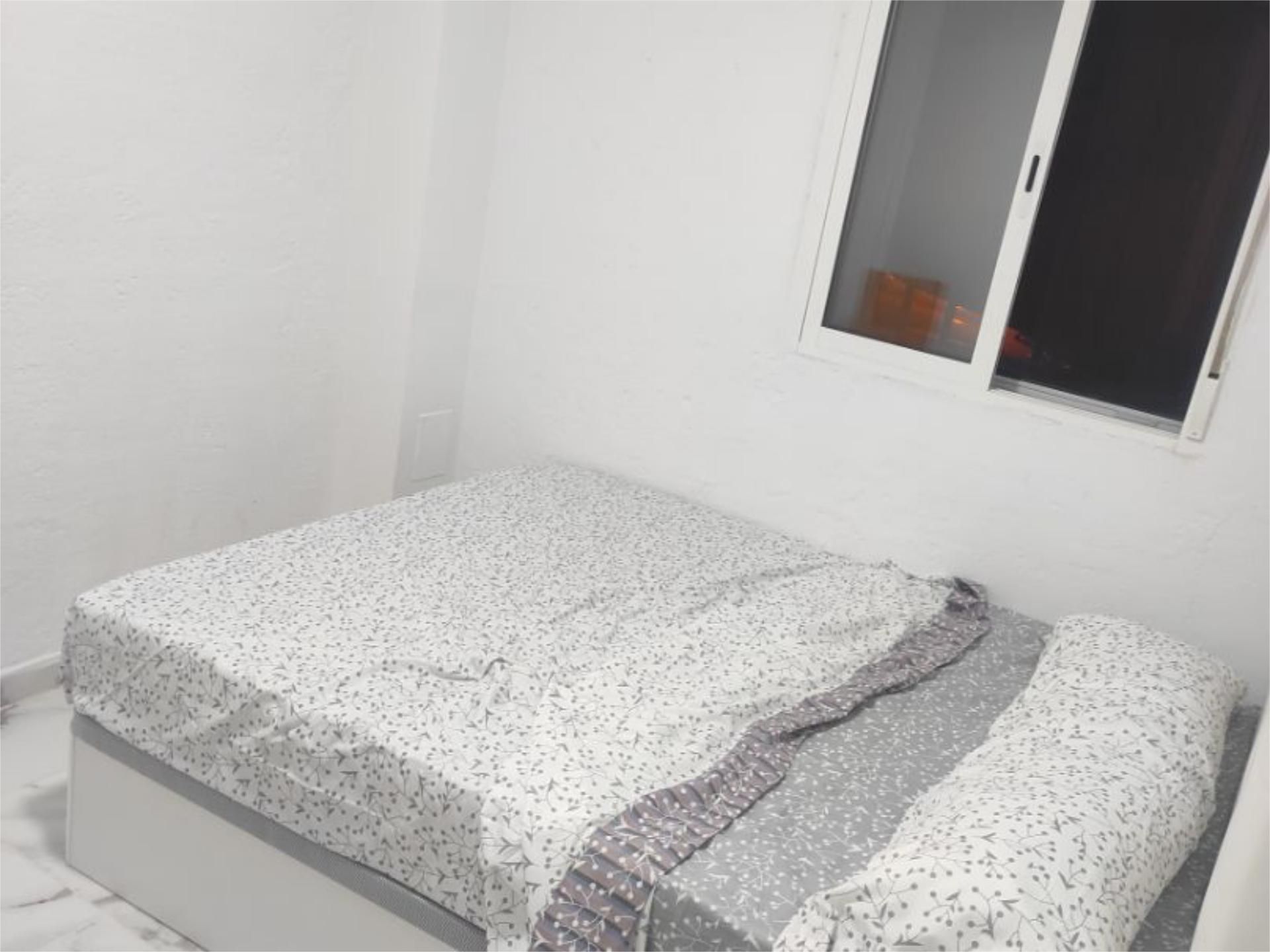 Flat to share in Carrer Sant Ramon, Roquetes