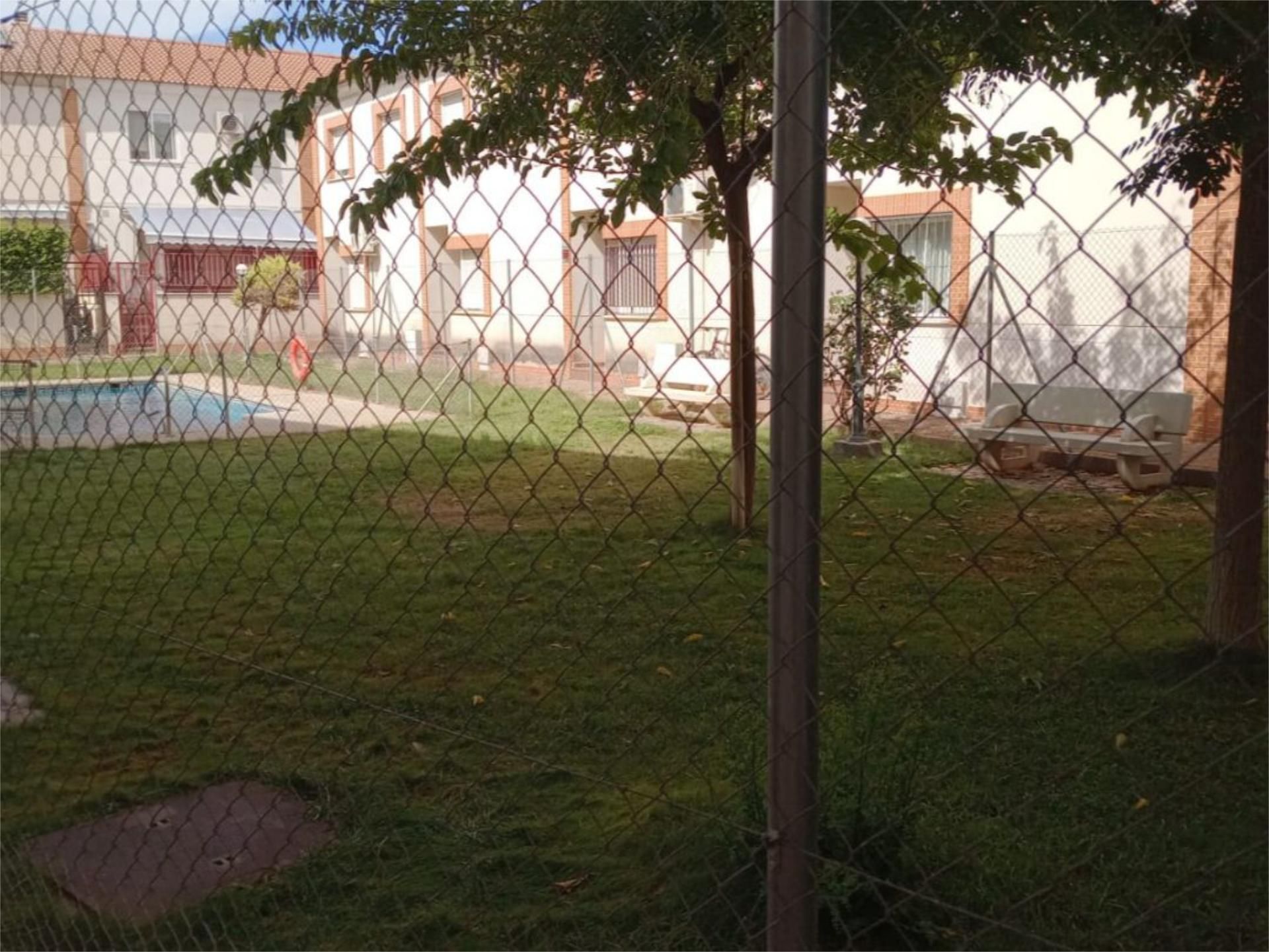 Jardí de Pis de lloguer en Pozuelo de Calatrava amb Aire condicionat, Calefacció i Piscina