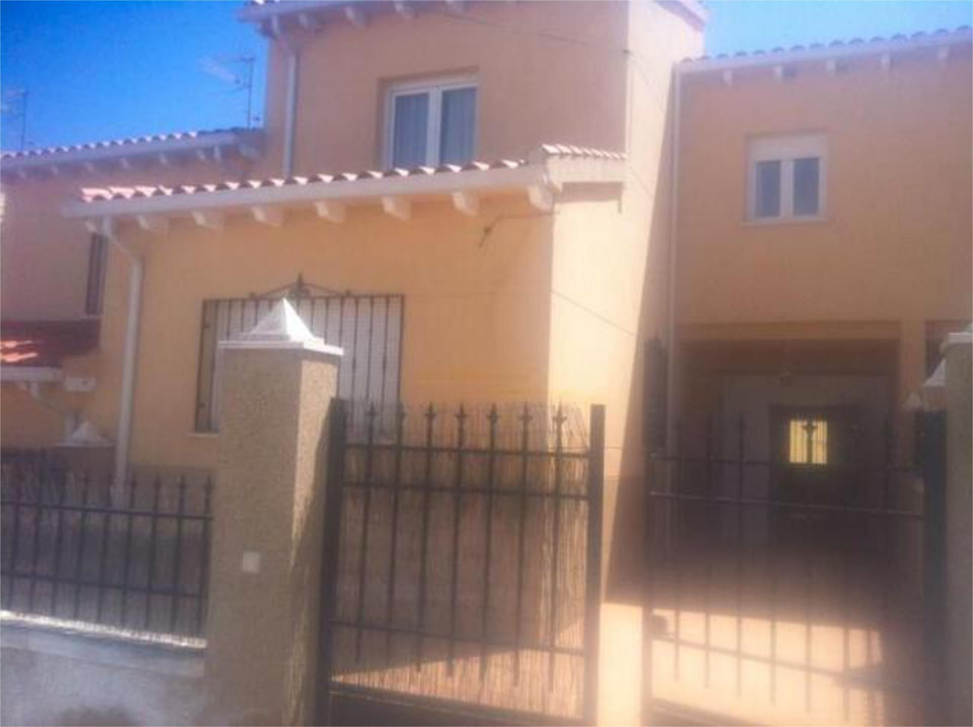 Exterior view of Single-family semi-detached to rent in Huete  with Heating, Private garden and Terrace