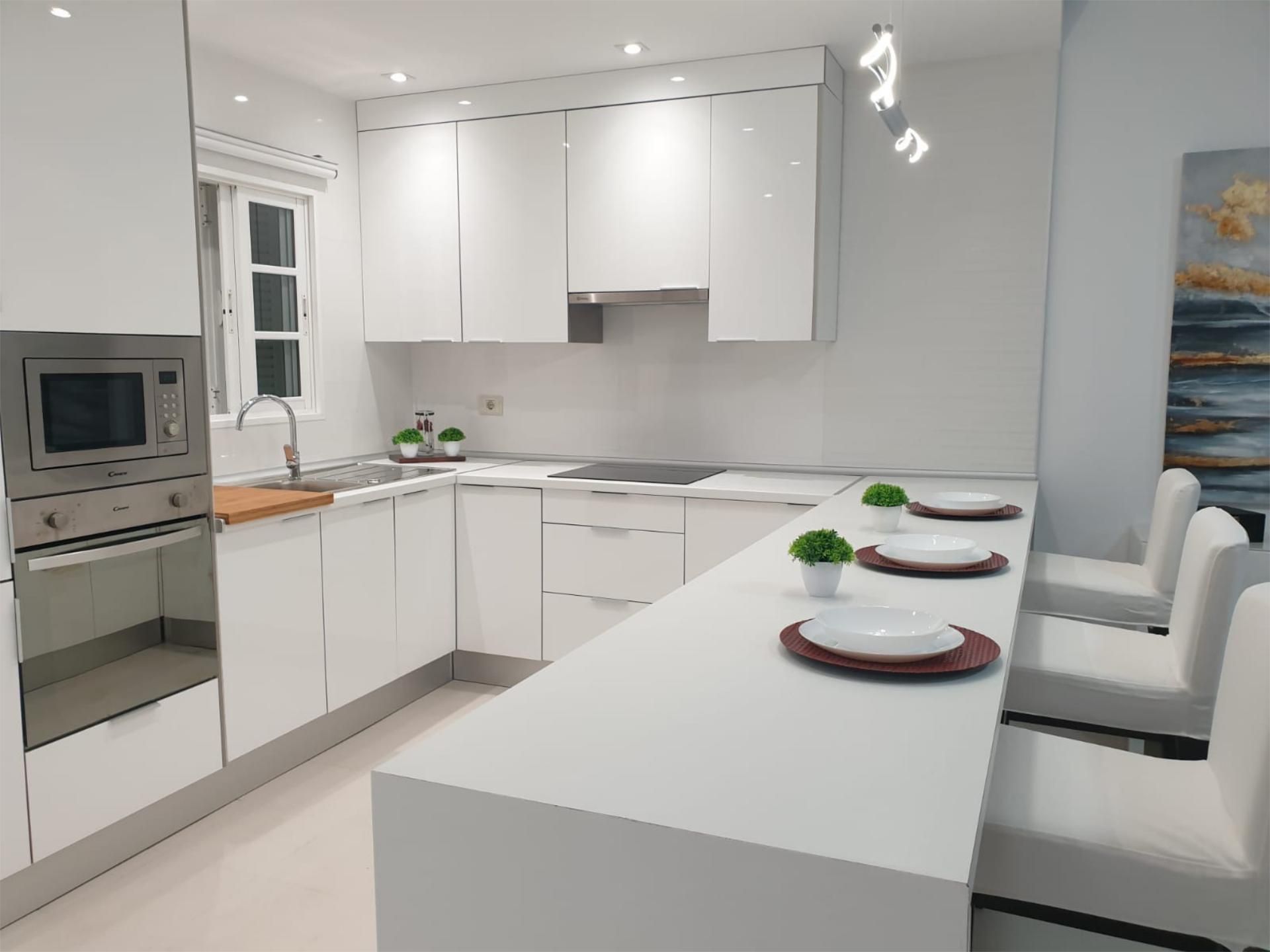 Cuina de Apartament de lloguer en Adeje amb Parquet, Terrassa i Traster