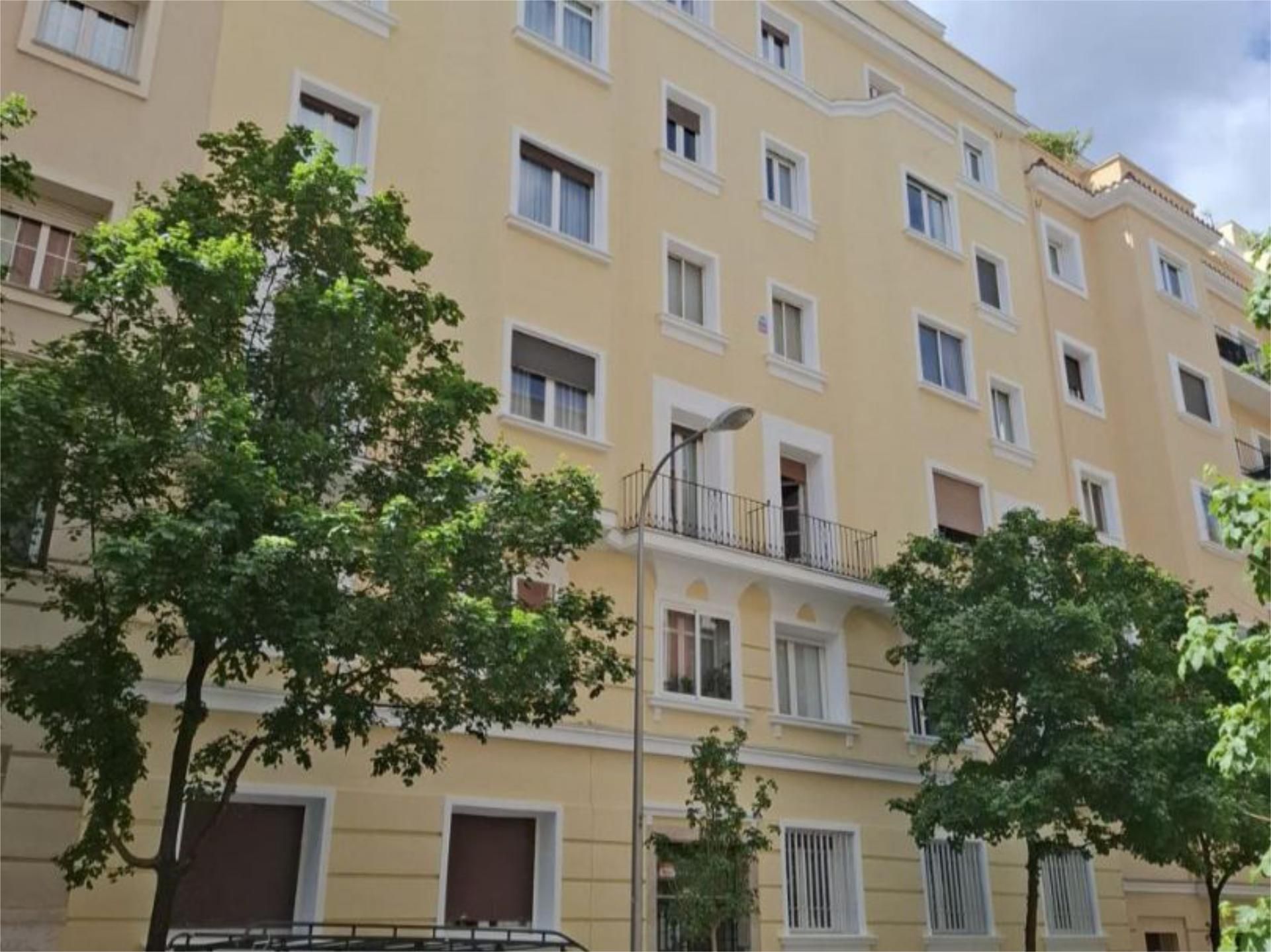 Exterior view of Flat for sale in  Madrid Capital  with Air Conditioner and Balcony