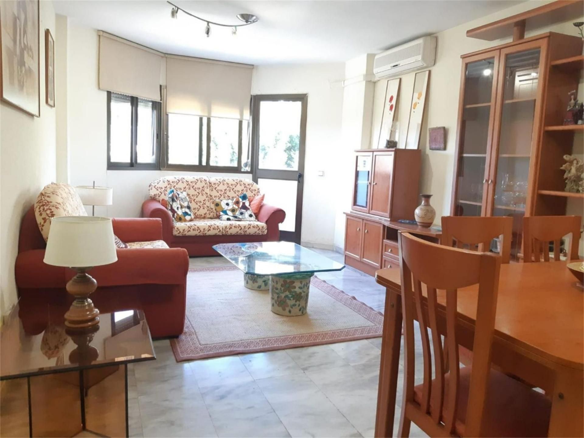 Sala d'estar de Pis de lloguer en Málaga Capital amb Aire condicionat, Terrassa i Moblat