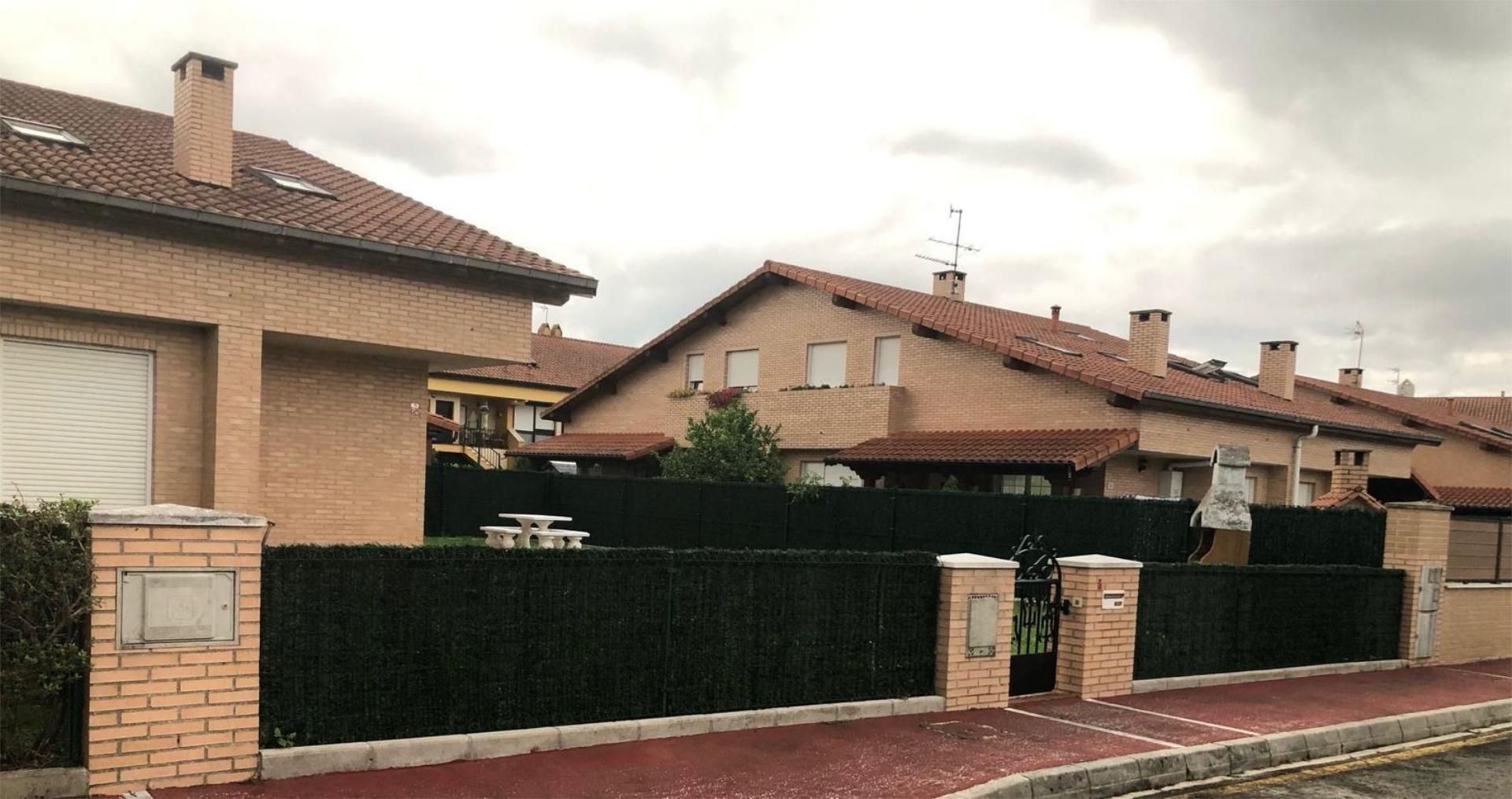 Exterior view of House or chalet for sale in Torrelavega 