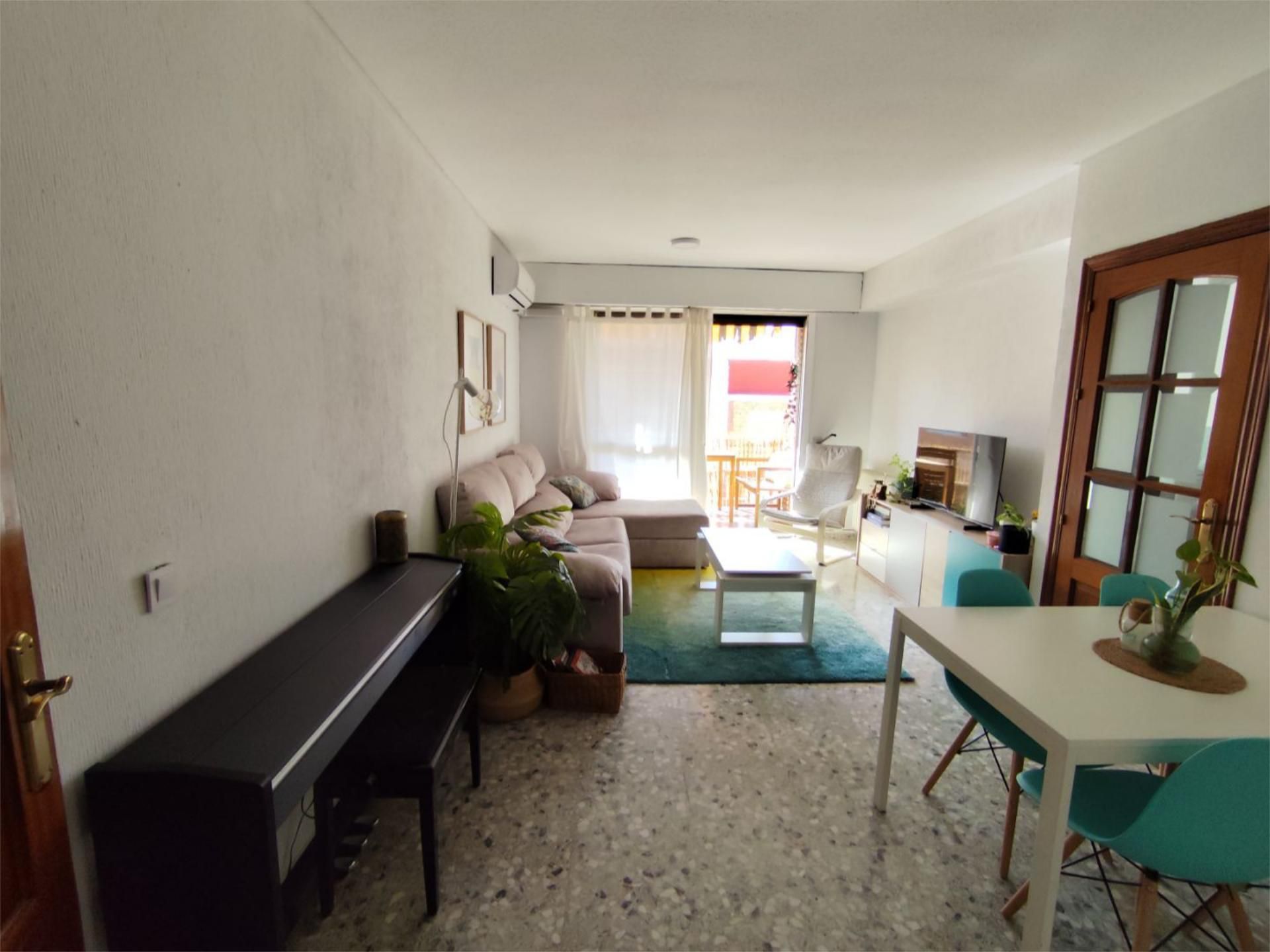 Sala de estar de Piso en venta en  Córdoba Capital con Aire acondicionado, Terraza y Balcón