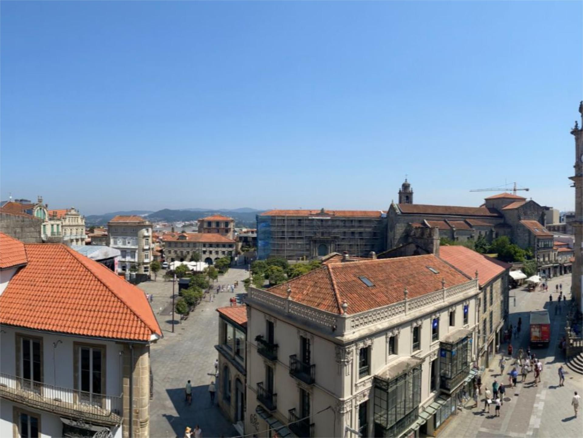 Vista exterior de Pis en venda en Pontevedra Capital  amb Balcó