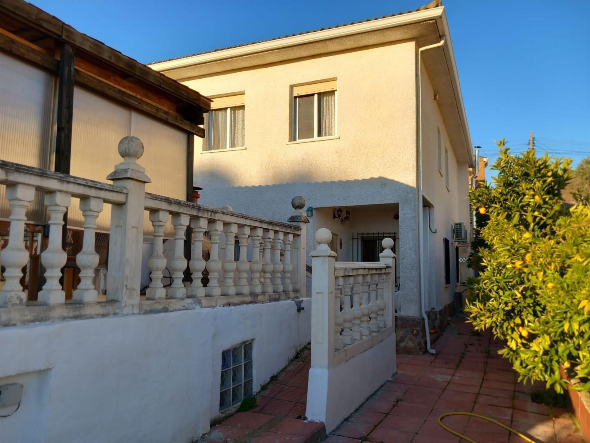Vista exterior de Casa o xalet de lloguer en Casarrubios del Monte amb Aire condicionat, Calefacció i Jardí privat