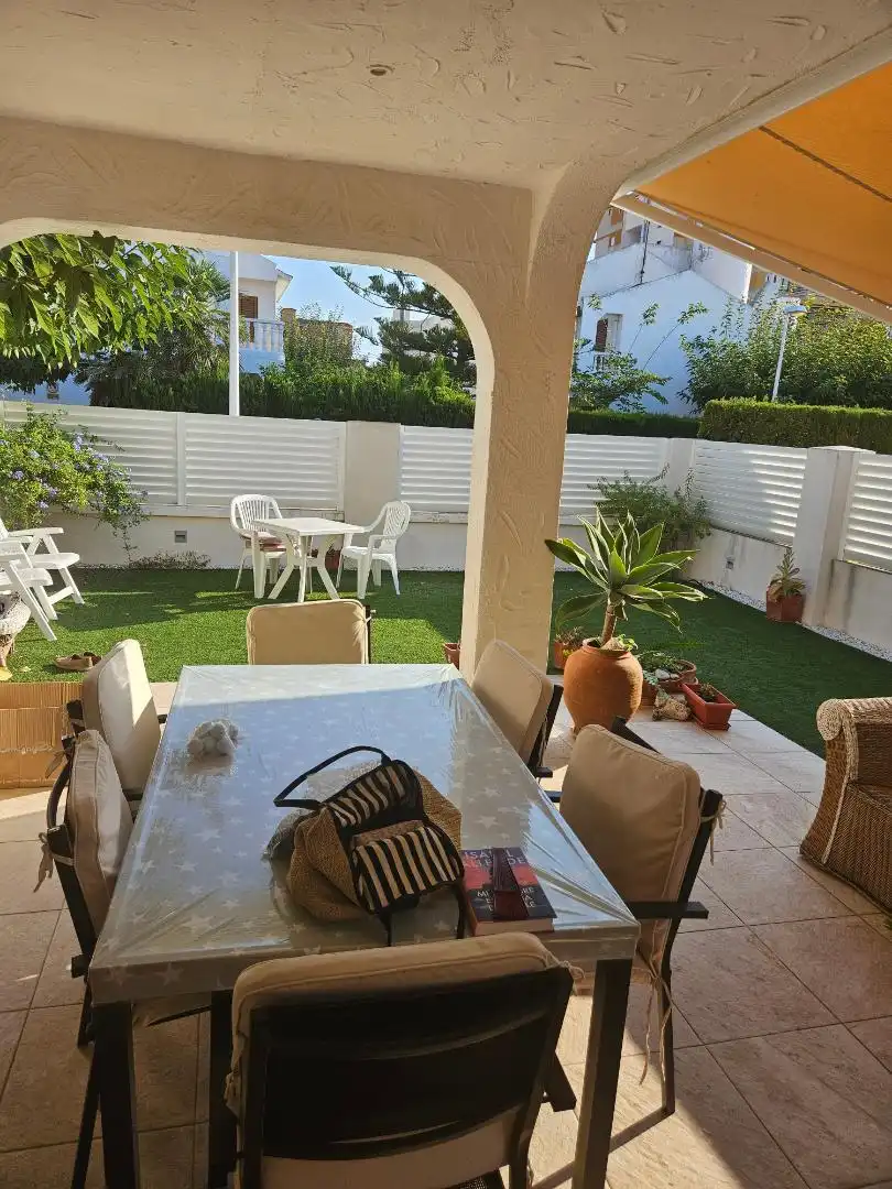 Casa o xalet en venda a Carrer d'Eivissa, 37, Playa Morro de Gos Terrassa de Casa o xalet en venda en Oropesa del Mar / Orpesa amb Aire condicionat, Jardí privat i Terrassa