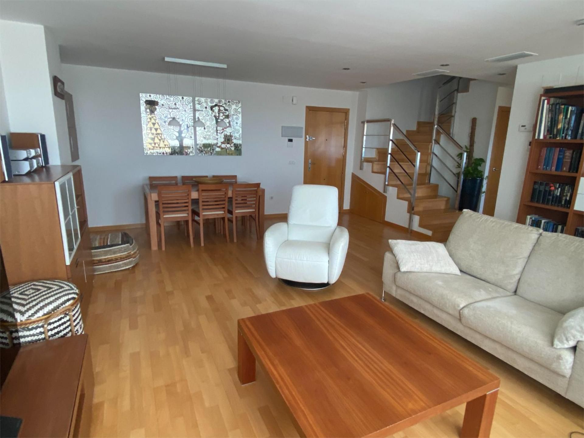 Sala d'estar de Dúplex en venda en Castellón de la Plana / Castelló de la Plana amb Aire condicionat, Calefacció i Parquet