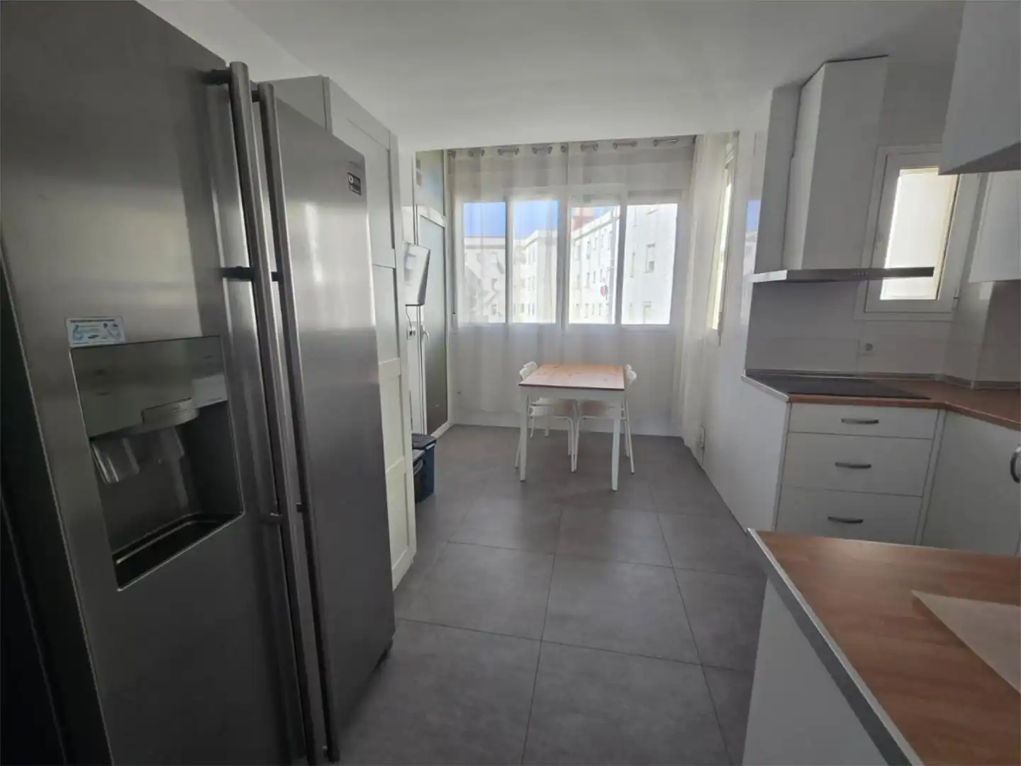 Kitchen of Office for rent in Badajoz