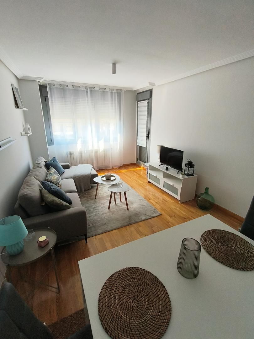 Pis de lloguer a Calle Viseu, 32, Ciudad Naranco - Prados de La Fuente