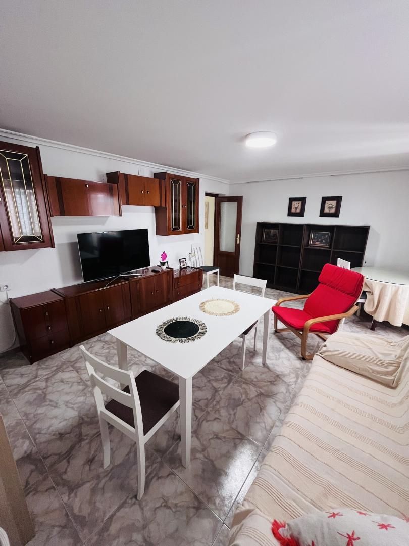 Flat to rent in Calle Virgen de los Reyes, 3, Peñamefecit - Avda Barcelona