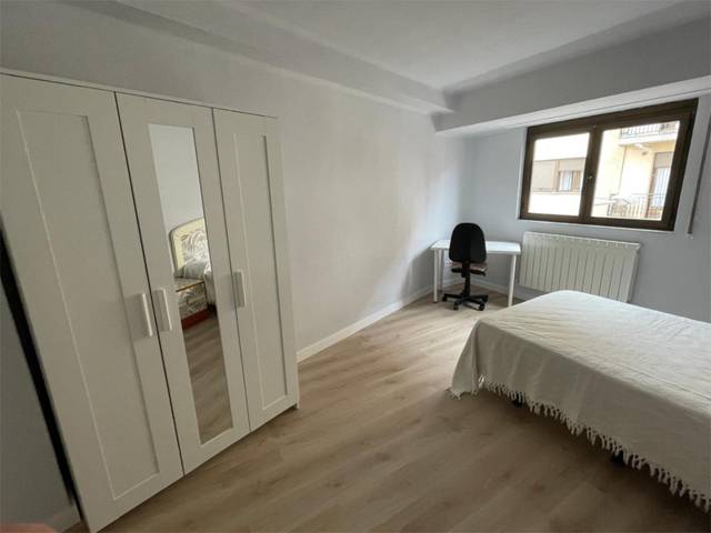 Piso en Alquiler en Calle Bolívar, 43 en Garrido Sur