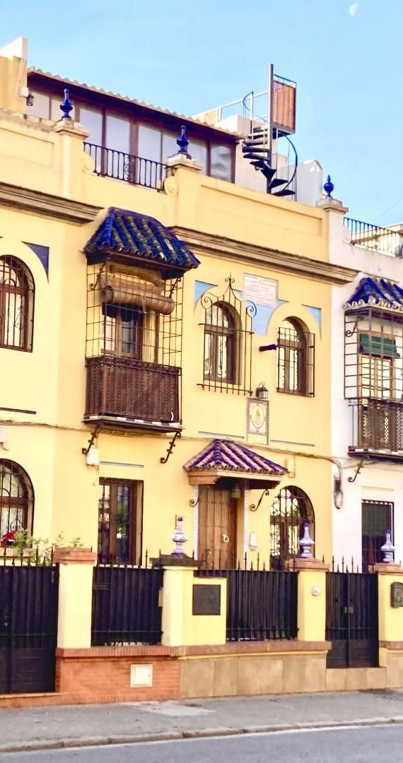 Exterior view of House or chalet for sale in  Sevilla Capital  with Air Conditioner, Heating and Private garden
