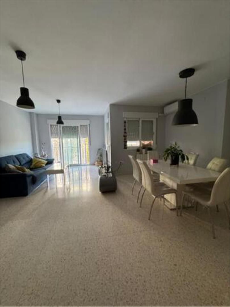 Comedor de Piso de alquiler en  Granada Capital con Calefacción, Terraza y Amueblado